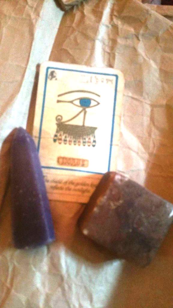 Obelisk apport and agate block, Horus card